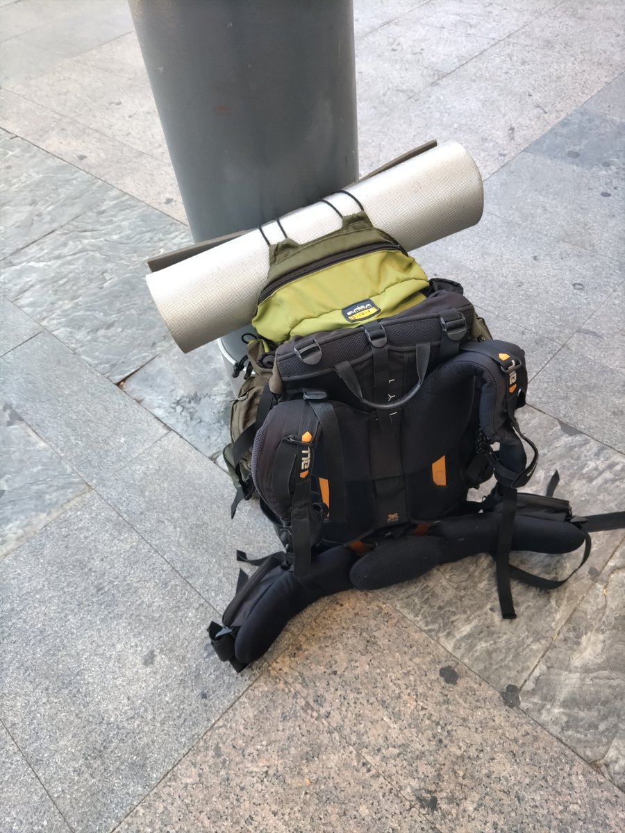 enrinacher's tweet image. Mi mochila pesa 13.  ☠️