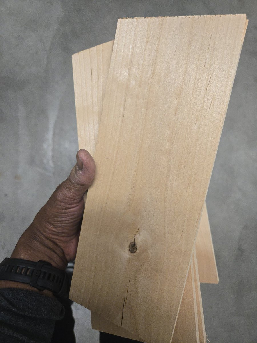 Simply_Rick_'s tweet image. Native peoples of the Pacific Northwest first used alder wood to smoke and grill salmon, valuing its mild, sweet smoke that enhanced flavor without overpowering. This tradition continues in modern outdoor cooking.
Lemme see what these Alaskan peoples talkin' bout!