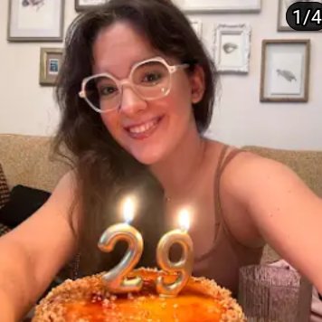 "Parece que fué ayer...todo pasa tan rápido...pero el tiempo te hace cada día más hermosa...más inteligente y encantadora...Te Amo😍❤️❤️❤️❤️❤️❤️❤️❤️❤️❤️💝💝💝💝💝💝❤️💝💝💝💝💝💝"