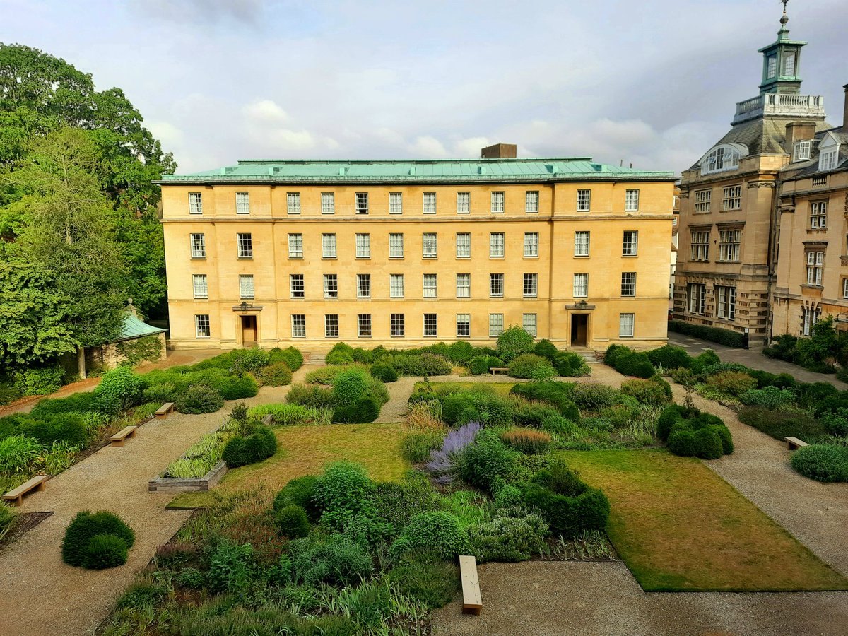 Cambridge Üniversitesi'nde düzenlenen Körfez Çalışmaları Toplantısına <a href="/prairieair/">Mustafa Caner</a> ile katılarak Afrika Boynuzu ve Körfez Bölgesi Arasında Güç İlişkileri çalıştayında Kızıldeniz'de Korsanlığın Yeniden Yükselişi: Tehdit Dinamikleri ve İşbirliği İmkanları başlıklı çalışmayı sunduk.