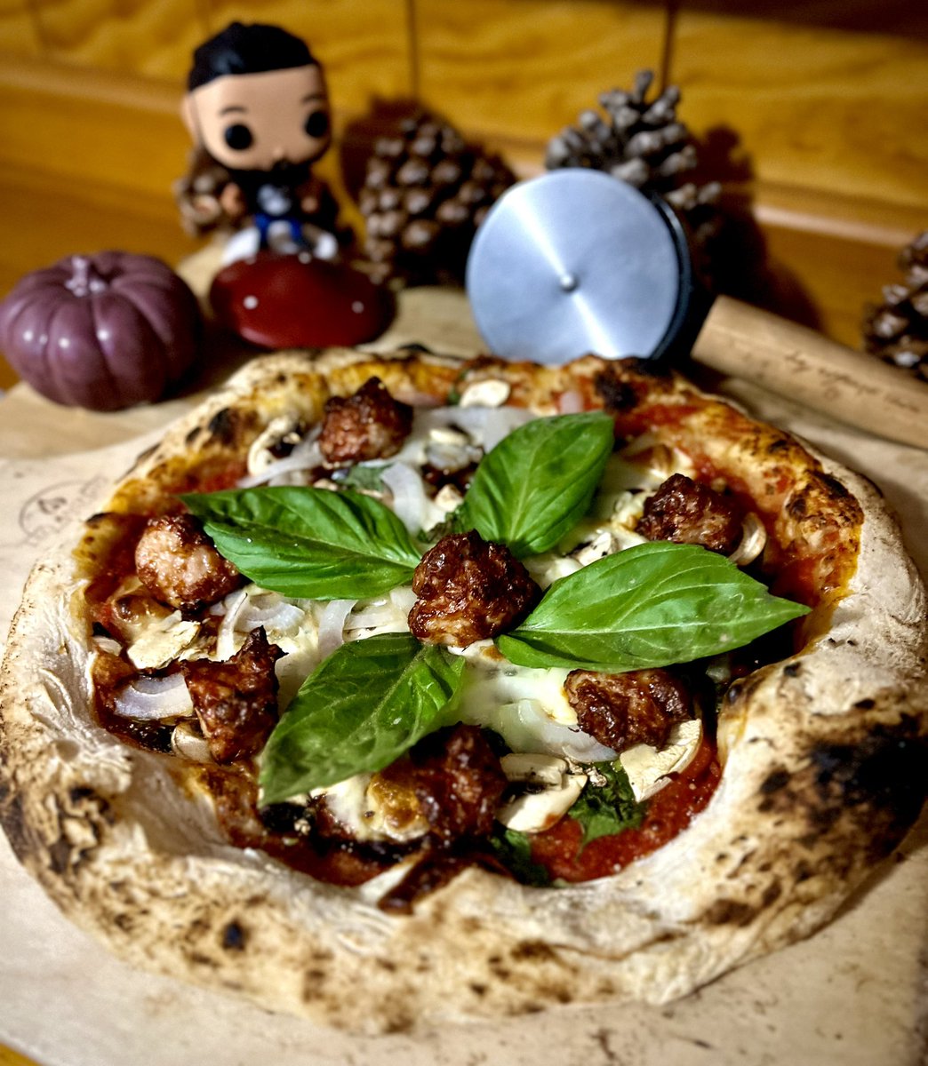 LordYisus95's tweet image. Pues estos son los fines de semana ahora, salí a las 7 de la mañana y acabo de llegar a casa✌🏻
Pero sobreviviré😋
Ahora a coger fuerzas con una #YisusPizza bien rica, viendo Rick y Morty🔥
Mañana al segundo asalto! Espero que hayáis pasado buen día🥰
Buenas noches familia💜