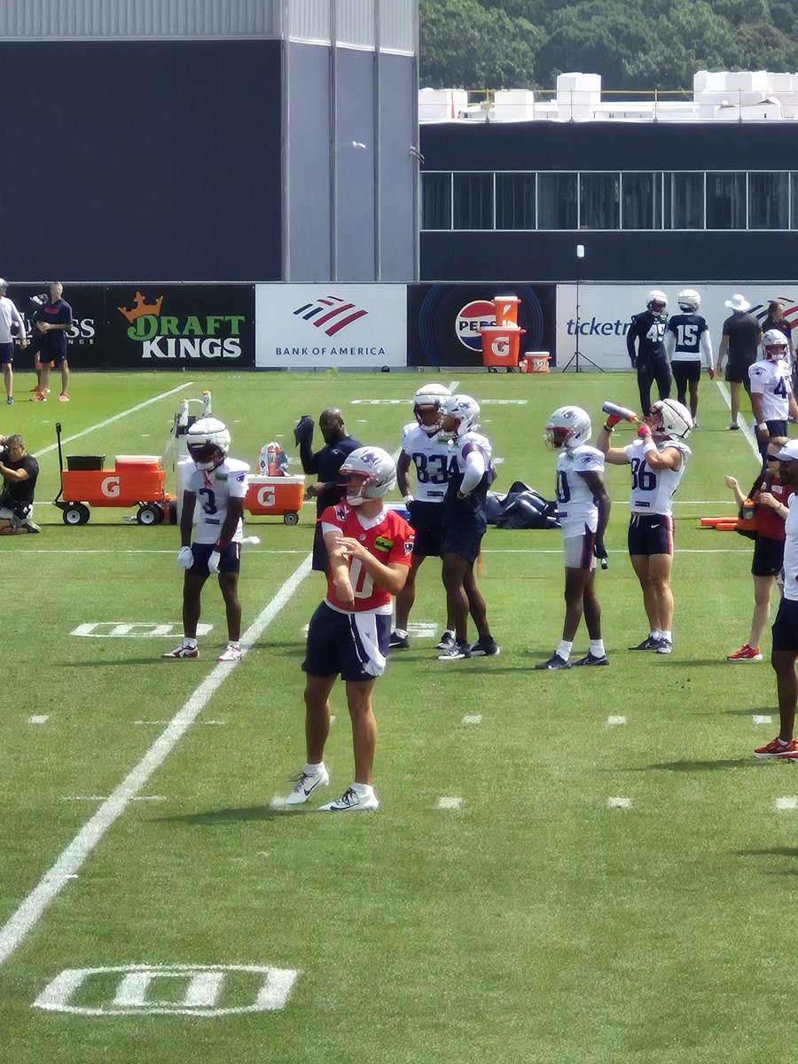 APBrolin's tweet image. Attended my first Patriots training camp. Was starstruck meeting David Andrews