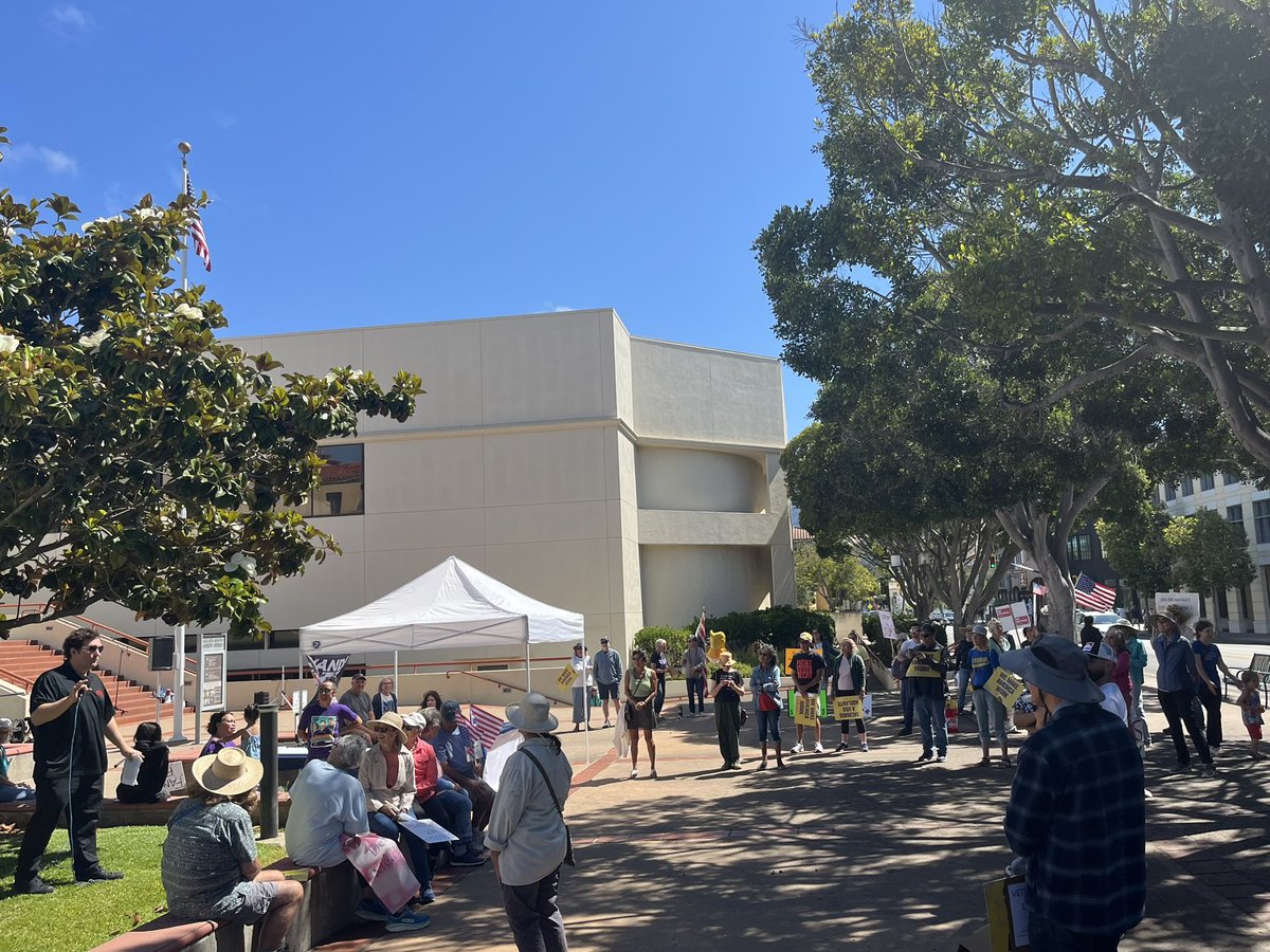 Fighting for the future our families deserve - and not gonna stop til we get it. We see you, San Luis Obispo ✊🏽
*Central Coast Labor Council * County Democratic Party * Indivisible * CFA #FamiliesFirst