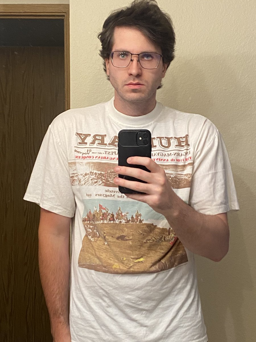 relscd's tweet image. This is the most comfortable shirt I own if I ignore how tight the collar is
it almost feels like I’m wearing an actual collar sometimes.