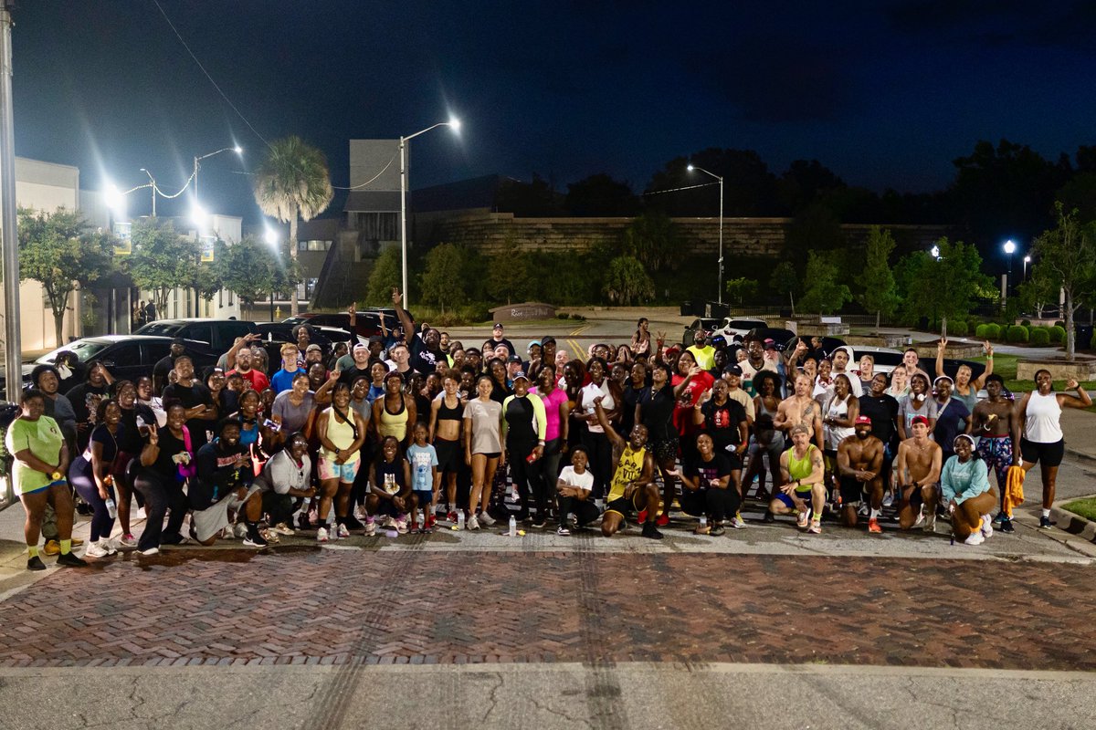 King Randall, I. (@newemergingking) on Twitter photo Turned 26 today. I organized a community run and almost 200 people showed up. Great way to spend my birthday ๐๐ฟโค๏ธ Turned 26 today. I organized a community run and almost 200 people showed up. Great way to spend my birthday ๐๐ฟโค๏ธ