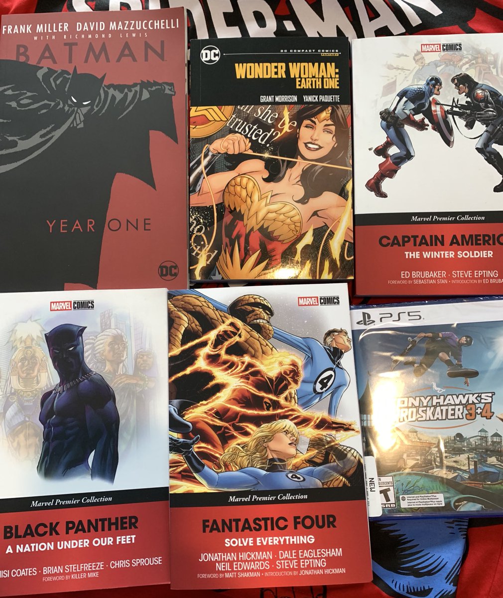 SkyKniight's tweet image. Not as impressive as a comic haul as I would’ve liked it to be but I guess I can’t complain with what I got
Think I’m more excited to play the games i picked up instead🙂↕️especially Tony Hawk and Fatal Frame