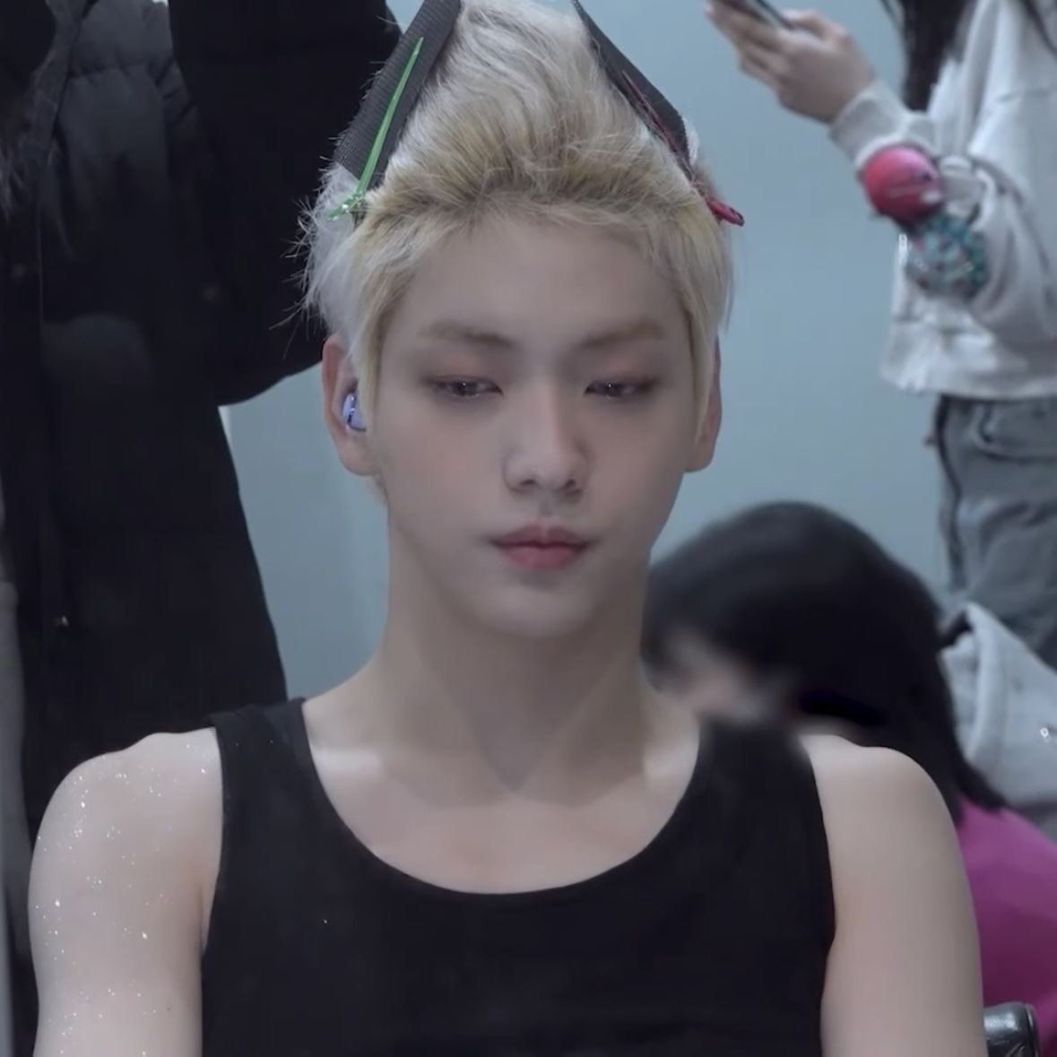 ukeabuse313's tweet image. this is the first picture to ever really move me into the girlbin crowd so im letting the people know that im accepting her into my heart