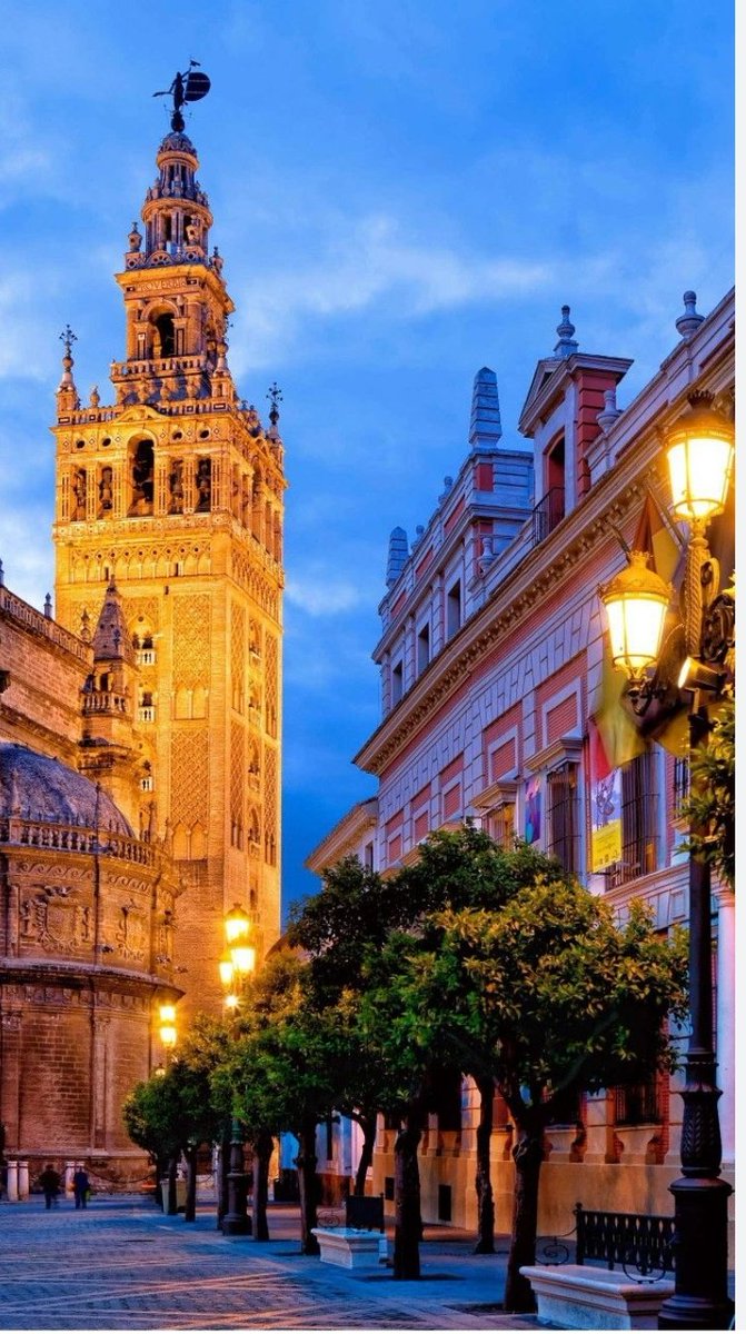 #LaVeladaDelAñoV

Si, Sevilla tiene un color especial.

Los del Río historia viva de la música y de España.