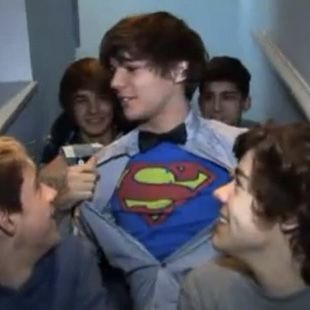 louiIith's tweet image. Superman twink version