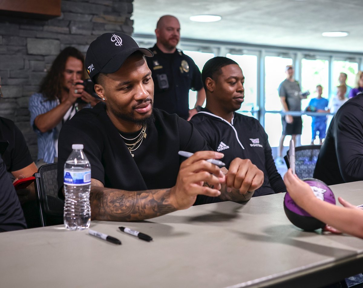 WeberStateMBB's tweet image. We are one week away from Damian Lillard hosting the Weber State Alumni Classic, presented by @MountainAmerica.
The event starts on Aug. 2 at 5:30 at the Swenson Gym.
There will be a pregame autograph session with @Dame_Lillard at 4:00. You must have a ticket to the event to…