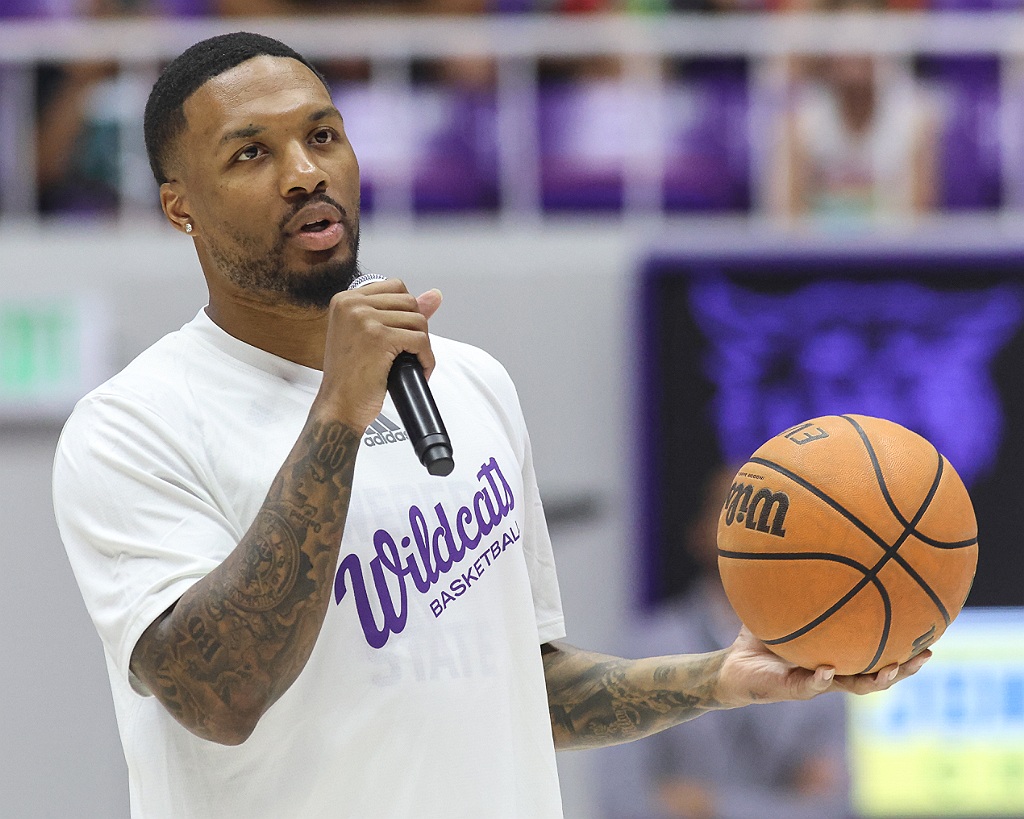 WeberStateMBB's tweet image. We are one week away from Damian Lillard hosting the Weber State Alumni Classic, presented by @MountainAmerica.
The event starts on Aug. 2 at 5:30 at the Swenson Gym.
There will be a pregame autograph session with @Dame_Lillard at 4:00. You must have a ticket to the event to…