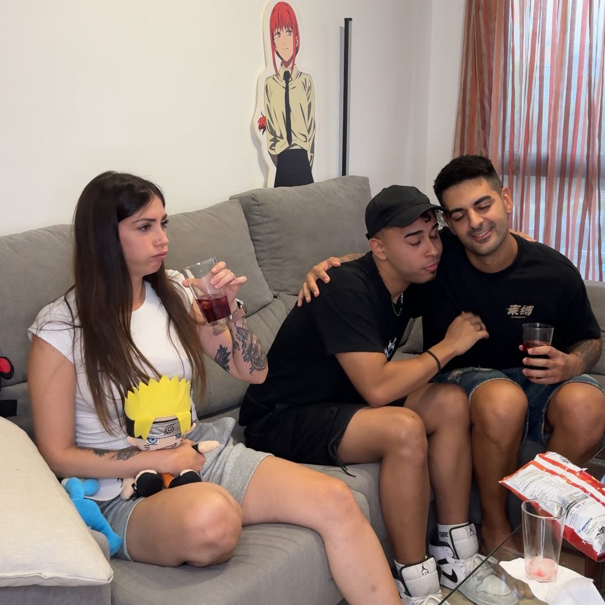 soymatt_'s tweet image. Quedamos para ver La Velada de Ibai 5 y alguien se acopló al plan de sujeta velas 🙄