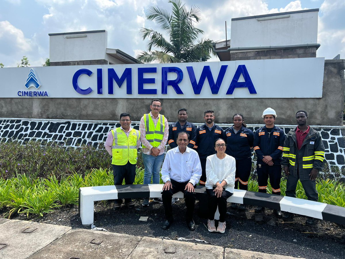 Strengthening the foundation from the top, we were honored to welcome our Chairman to Musanze Plant. His insights and leadership continue to inspire our teams to reach new heights. 
#Cimerwa #Leadership
