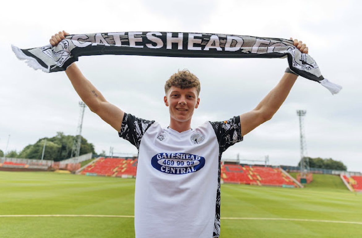 JoshHome4's tweet image. Happy to be back @GatesheadFC can’t wait for the season to start. #uptheheed 🖤🤍