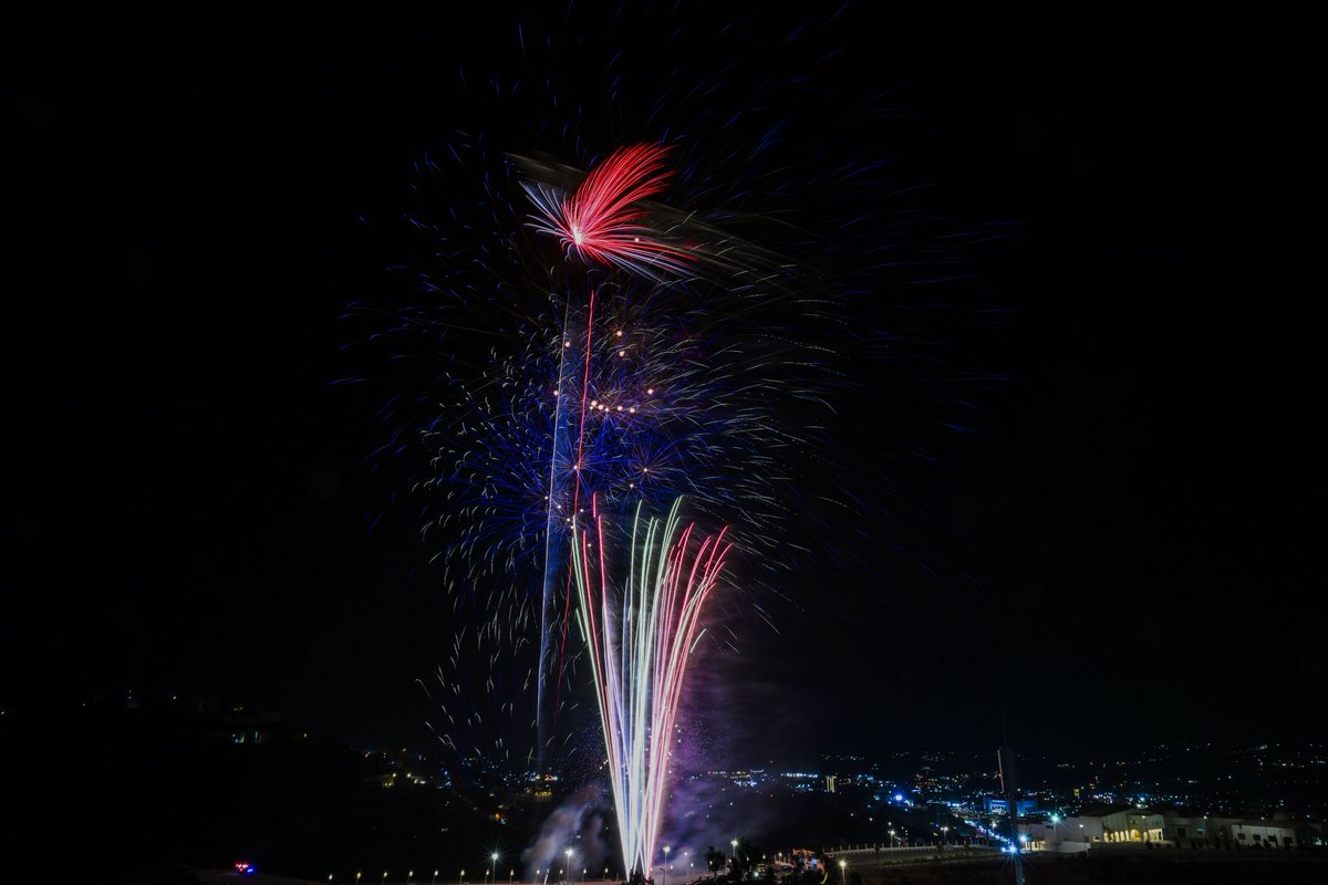 O53OOO's tweet image. في #صيف_الباحة2025، أضاءت الألعاب النارية سماء المنطقة بألوان الفرح والجمال،
#الباحه
تصوير علي الشدوي
