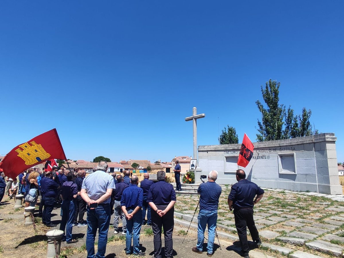 fe_valladolid's tweet image. 👉🏻 Los falangistas de Valladolid en el Homenaje en Labajos a Onesimo Redondo.
"Nos encaramos con la tragedia secular de España, pueblo imperial, de grandes destinos, destruído y deshecho poco a poco."
🔴⚫🔴
#Falange #NacionalSindicalismo
#CaudillodeCastilla