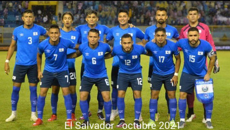 Selección nacional de El Salvador 

¿Qué tienen en común estas dos selecciones salvadoreñas? 

Ambas enfrentaron a Panamá en el Cuscatlán en eliminatoria mundialista, y ambas derrotaron a los canaleros. 

Panamá nunca le ha ganado a El Salvador en el Cuscatlán, escenario temido