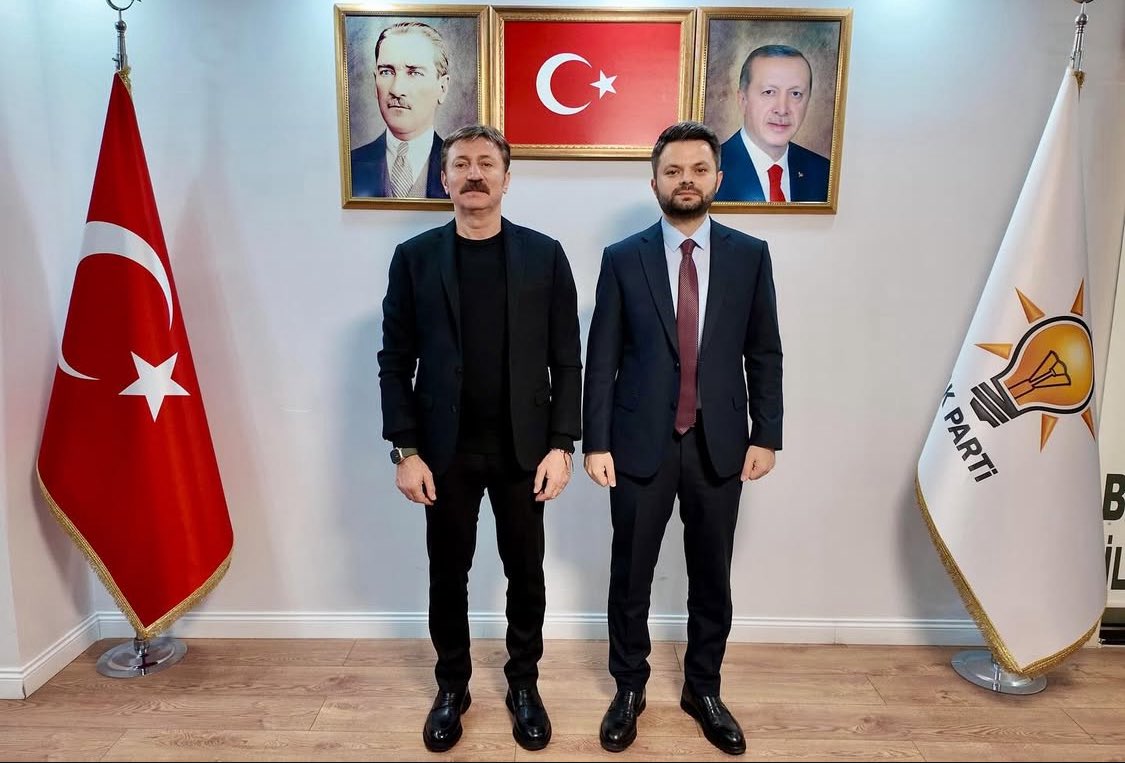 GERÇEKLERLE YÜZLEŞİN!

Bahçelievler’de esnafımızın yükünü hafifletmek için Belediye Başkanımız,  işgaliye ücretlerinde indirim teklifini meclise sundu. Bu teklif, ekonomik sıkıntılarla mücadele eden esnafımıza nefes aldıracak, sosyal belediyecilik anlayışımızın en güzel