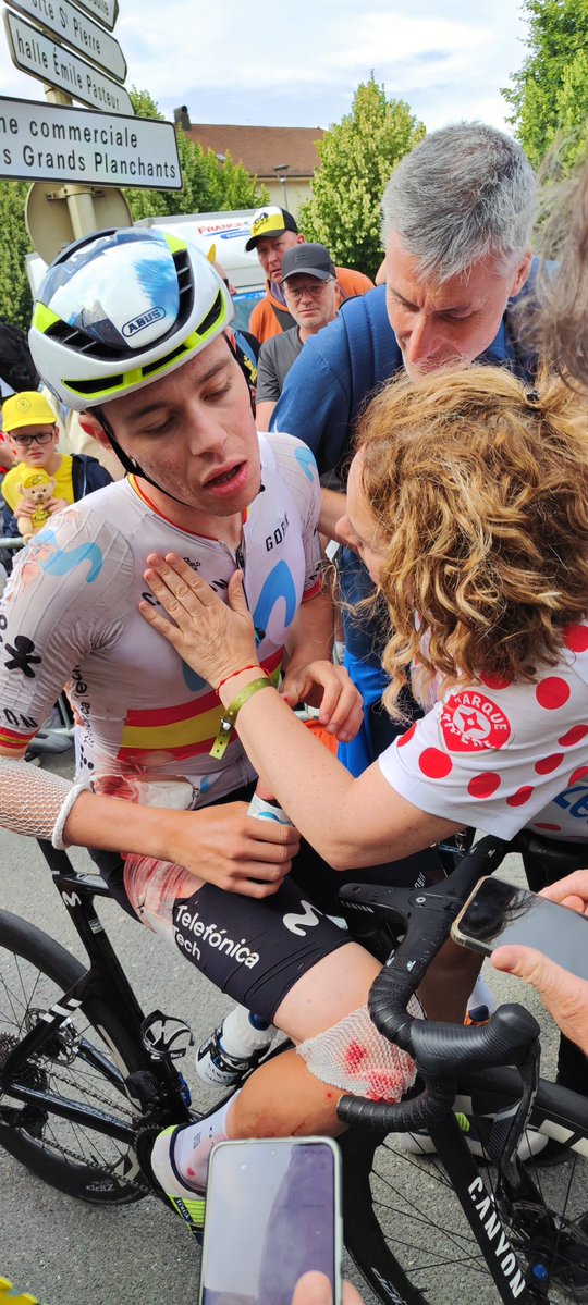 Josué Elena (@josuelena) on Twitter photo "La piedad"
<a href="/ivanromeo_03/">Iván Romeo</a> y su tía esta tarde en la meta de Pontarlier
<a href="/Movistar_Team/">Movistar Team</a> #TDF2025 #TDPedales <a href="/telediario_tve/">Telediarios de TVE</a> "La piedad"
<a href="/ivanromeo_03/">Iván Romeo</a> y su tía esta tarde en la meta de Pontarlier
<a href="/Movistar_Team/">Movistar Team</a> #TDF2025 #TDPedales <a href="/telediario_tve/">Telediarios de TVE</a>