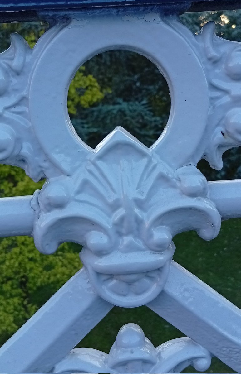 JorgeDepe's tweet image. #pareidolia #ISeeFaces ##VeoCaras