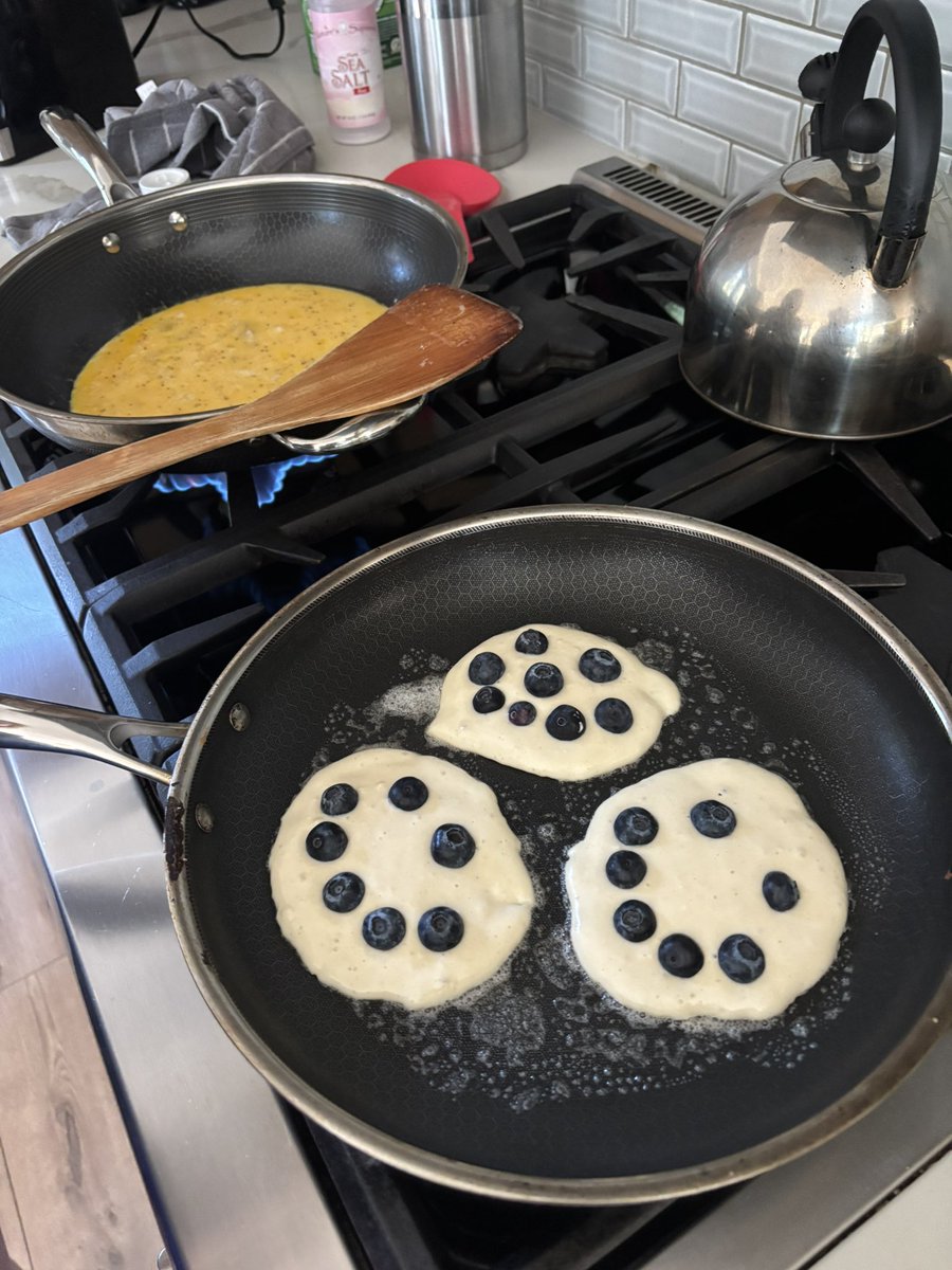 chowtato's tweet image. break fast