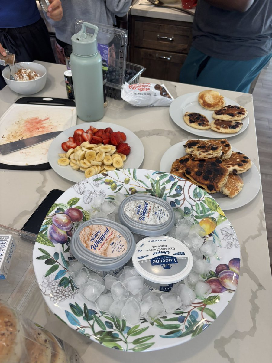 chowtato's tweet image. break fast