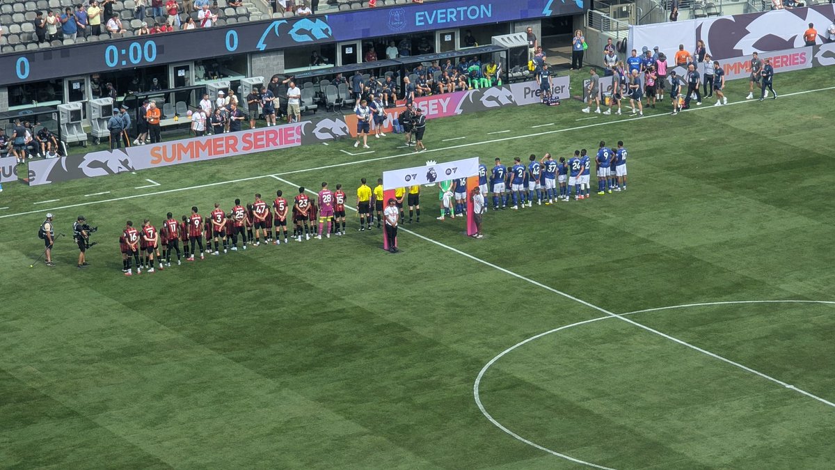 pvtmcbain's tweet image. Everton and Bournemouth on the pitch. Kickoff of the Premier League Summer Series here in New Jersey is moments away.