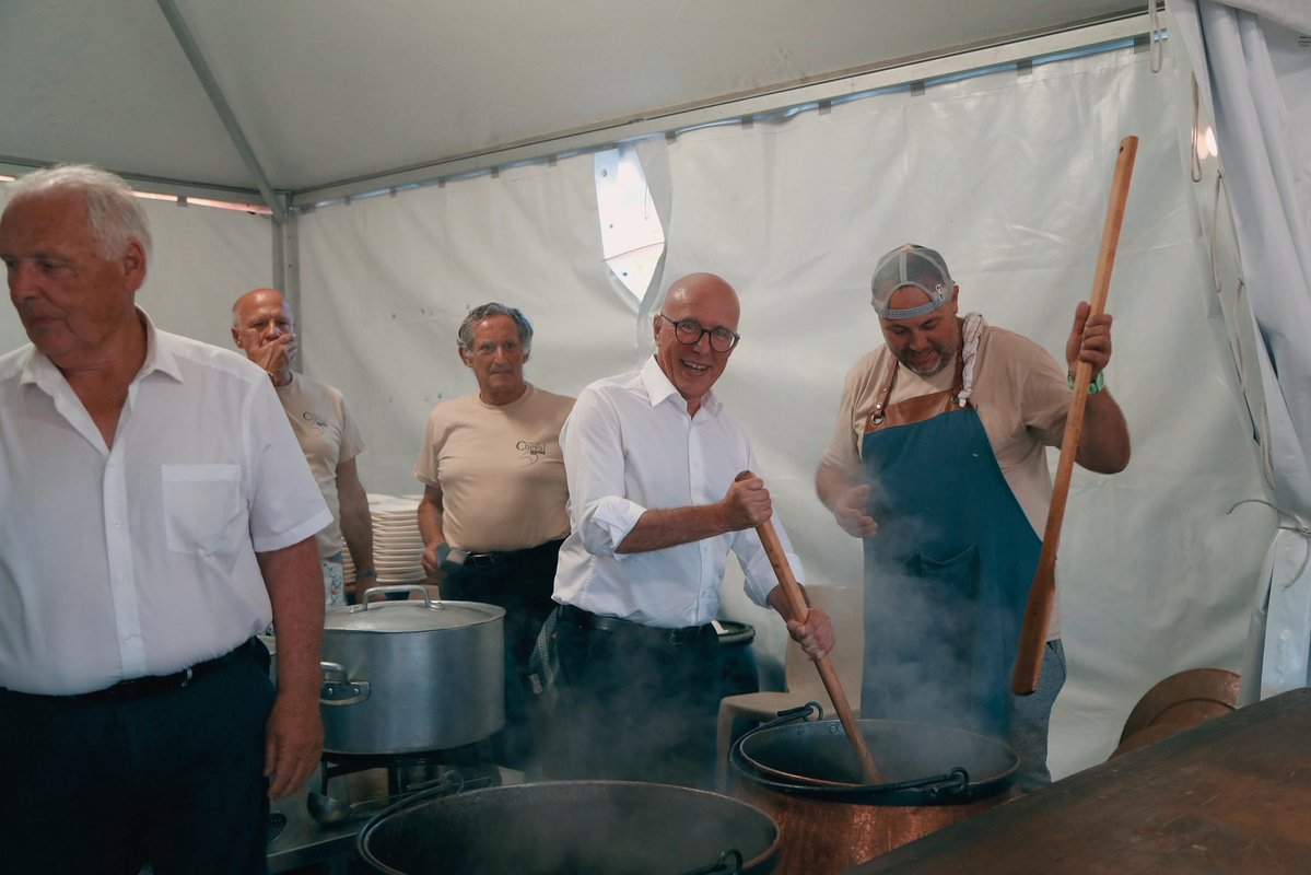 eciotti's tweet image. À Levens, chez mon ami Tony Véran, pour la Fête du Cheval.
Un des plus beaux spectacles équestres des Alpes-Maritimes, porté par Yann Véran et des centaines de bénévoles passionnés.
Bravo à tous pour cette magnifique manifestation que nous sommes fiers de soutenir !