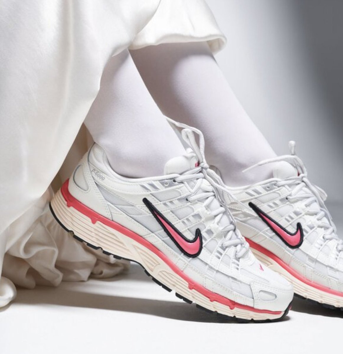 sneakersteal's tweet image. STEAL💥
Women's Nike P-6000 'Sail / Guava'
$57.57 + Free Shipping
bit.ly/4kZ6Sdw
*use code SPORT at checkout*