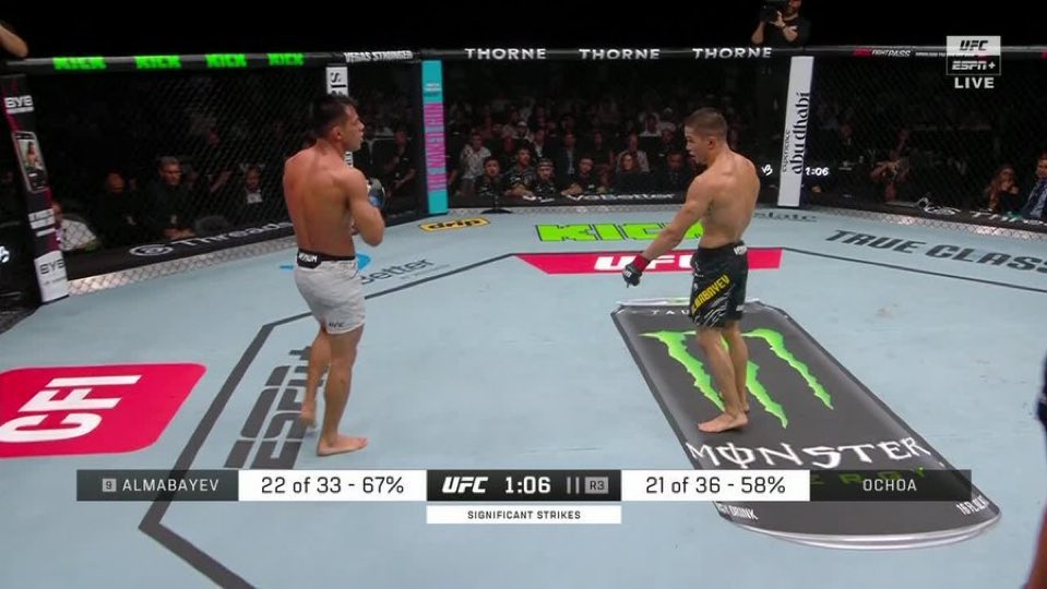 Bro really pointed to the ground after spamming takedowns the whole fight… The disrespect to Holloway 😭