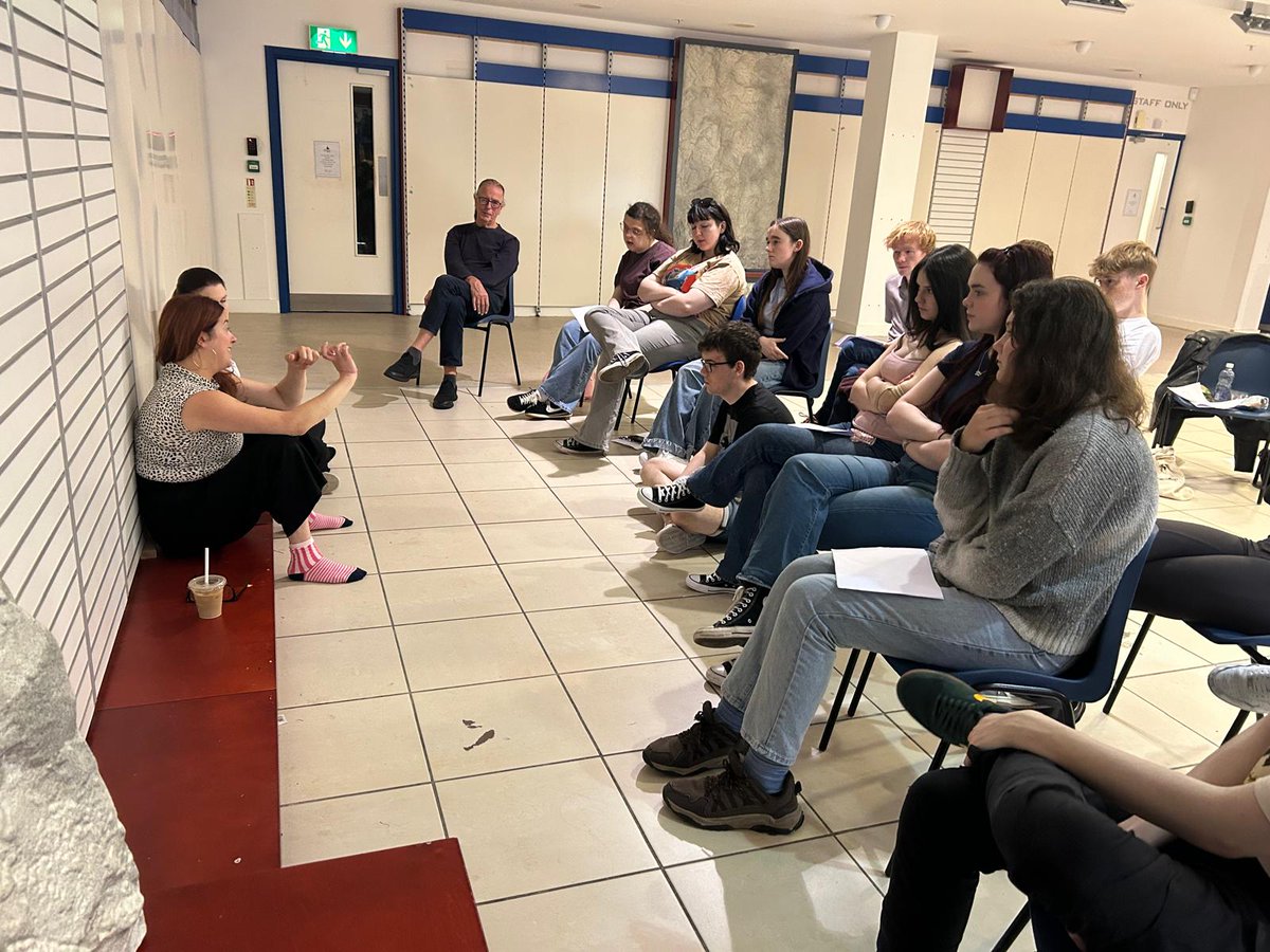 NewpointP's tweet image. Great practical informative day Fri with Newpoint babe, Mary-Ellen O'Hara, Casting Director &amp;amp; sidekick Natalie Murphy, Casting Associate
Advice on entering the industry &amp;amp; workshops on issues of auditions &amp;amp; self-taping
And much fun!
Thanks The Quays for having hosted us this week.