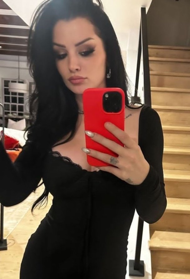 TheWildCat___'s tweet image. Morticia