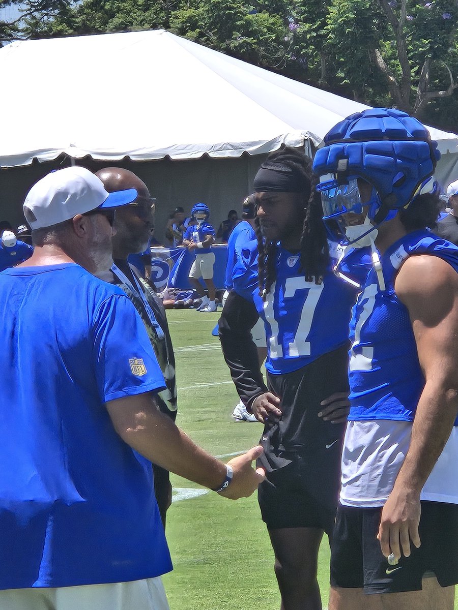 FootballByNikko's tweet image. A meeting of the WR minds