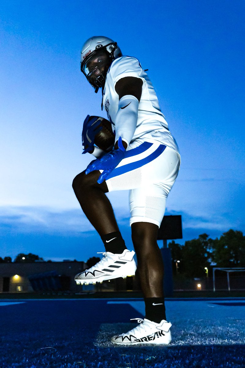 End of camp season, time for school ball. Here’s my pr’s. Thank you to all the coaches that had me out! <a href="/PSchrater/">Parker Schrater</a> <a href="/CoachAye/">Coach Dom Anderson</a> <a href="/Vince_Mayle/">Coach Mayle</a> <a href="/_CoachDbZo/">Coach Zo</a> <a href="/Akeem_Gilmore/">Coach Gilmore</a> <a href="/Coach_Prosser/">Collin Prosser</a> <a href="/PrepRedzoneKS/">Prep Redzone Kansas</a> <a href="/KiyoshiHarris/">Coach Kiyoshi Harris</a> 
40 - 4.31 
5-10-5 -4.15
Vert 40”
Broad jump - 11’0
Mph - 21.7