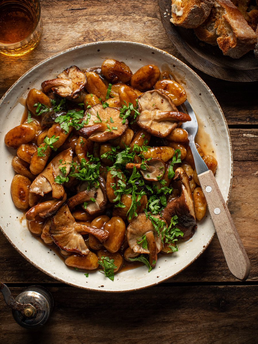 Movie night (Django 1966), and Gnocchi with Mushrooms and Gravy. Super-quick and easy - Gnocchi, par boiled then gently pan fried in good butter, shiitake mushrooms and three crushed cloves of garlic. Details on m’Insta. 🍄‍🟫