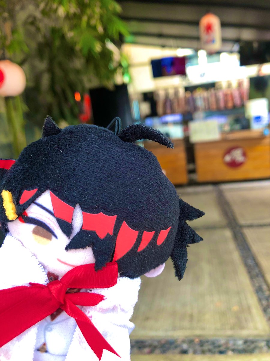 Key_Diva's tweet image. I went with #MiPape for some Japanese food. He spotted a little bird on a tree 🐦