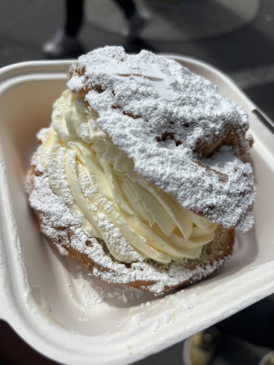 rtomashoff34's tweet image. Finishing off with a cream puff! I’m stuffed but extremely happy with everything I tried today, rankings dropping soon!