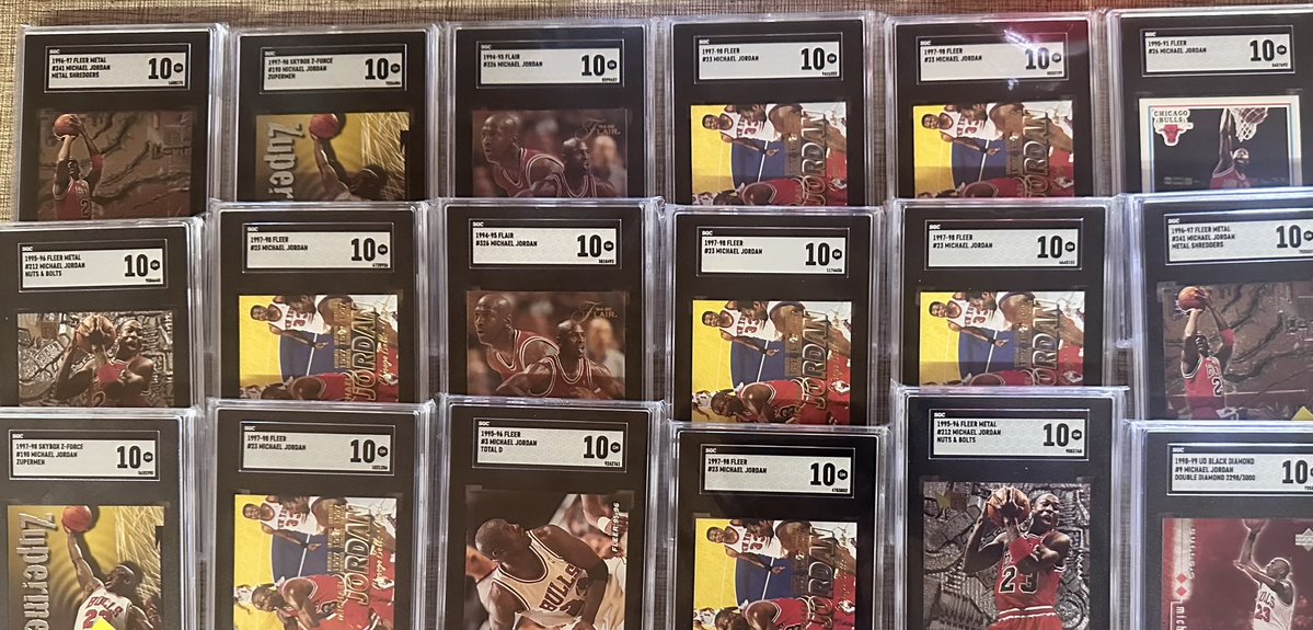 DollarCards's tweet image. It’s been a couple years since the @nsccshow Singles Club has been to Chicago….. hopefully this guy still sells cuz we bringing piles of them….. both slabbed and raw!!! 🐐