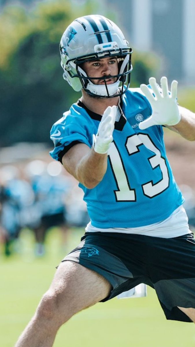 HelmetStalker's tweet image. Panthers WR Hunter Renfrow is using a Schutt F7 Pro with an F7-ROPO-SW-NB-VC facemask and a SportStar Victory chinstrap; he used a Riddell SoeedFlex Precision Diamond with an SF-2BD-SW facemask with the Raiders in 2023.