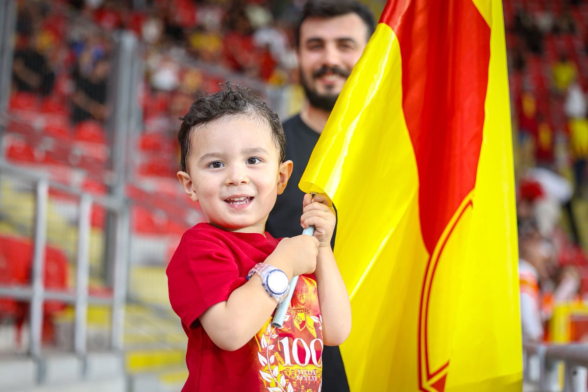 Göztepe'nin Geleceği Göztepeli Çocuklar💛❤️

Kulübümüz, “Şehrimin Takımı” projesi kapsamında Antalyaspor ile oynadığımız hazırlık karşılaşmasında, şehrimizin 14 farklı okulundan 3.000 öğrenciyi ağırladı.

Takımımızı tribünde coşkuyla destekleyen çocuklarımızın bu özel