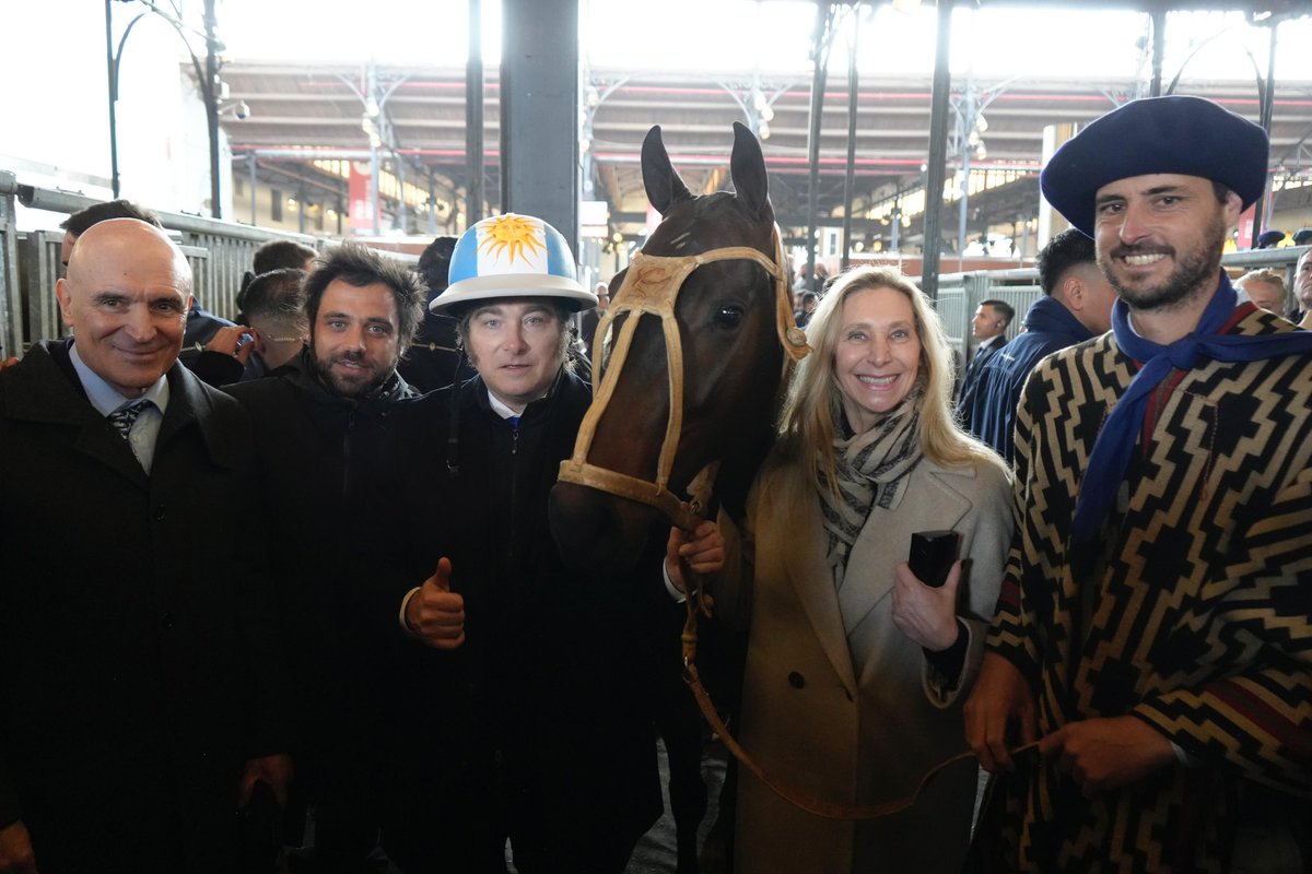 Donde hay tierra, hay historia. Donde hay campo, hay PATRIA. Liberarlo es cumplir con un mandato moral. CIAO!

<a href="/JMilei/">Javier Milei</a> <a href="/LuisCaputoAR/">totocaputo</a> <a href="/SPettovelloOK/">Sandra Pettovello</a> <a href="/jlespert/">José Luis Espert</a>