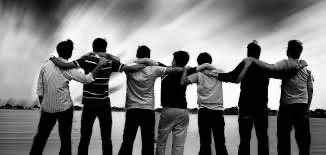 اصدقاء المواقف لا سنين العمر