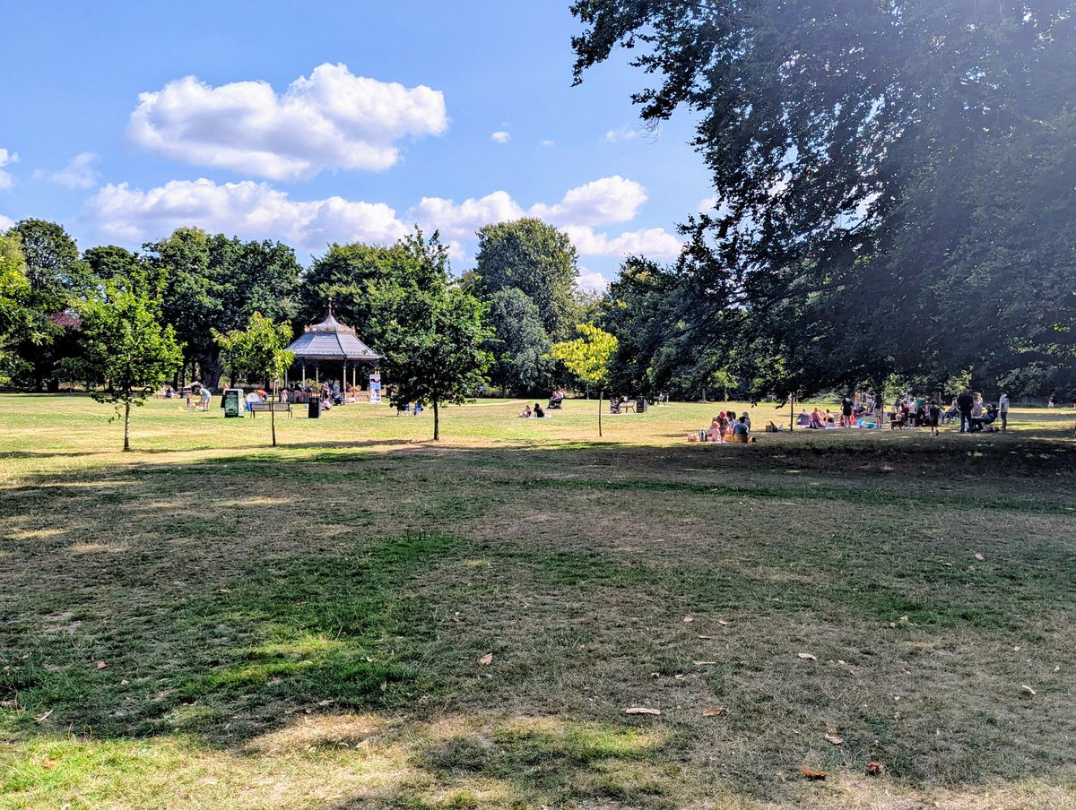 Beautiful morning for a spot of tennis at Watford's best value club and then a lovely walk through adjacent Cassiobury Park and live music in the bandstand.