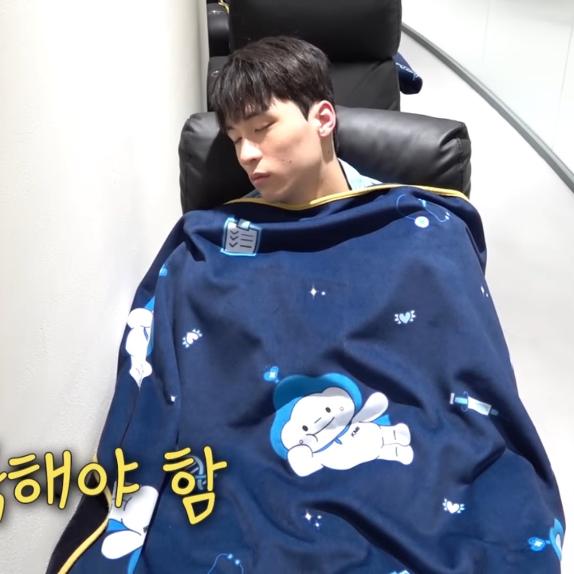 Junhee teler lucu banget jujur 🥹🤏