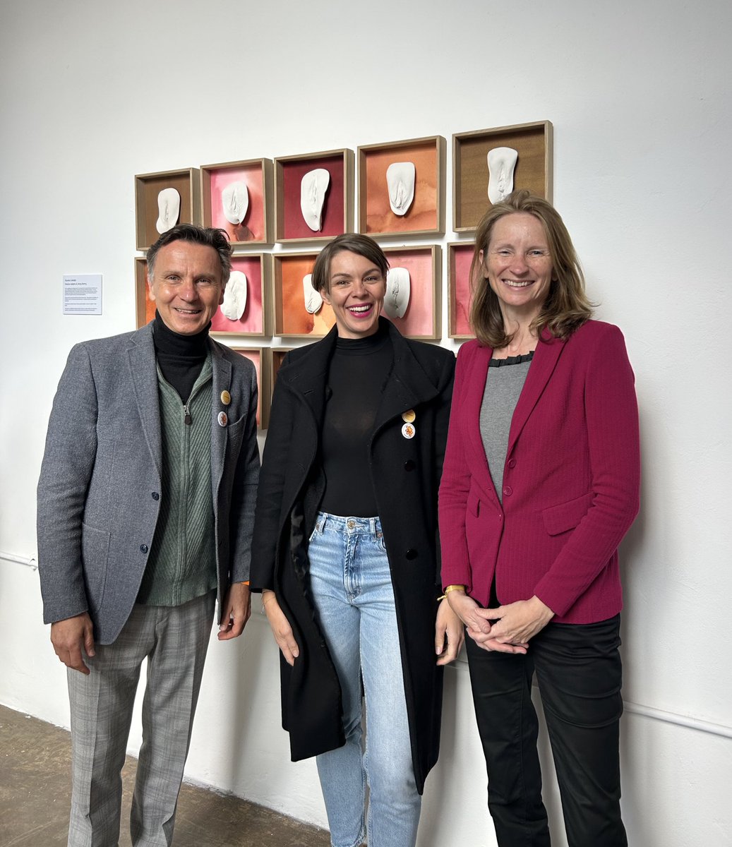 On Women’s Day🌸🇿🇦 the #ACFPretoria honoured the legacy of the women who marched to the Union Buildings in #Pretoria in 1956 to protest against oppressive laws with „The Feminine Front“: exhibition, panel on safe spaces for women, the female body &amp; cycle
<a href="/AustriainZA/">Austrian Embassy RSA</a>🇦🇹 #Women