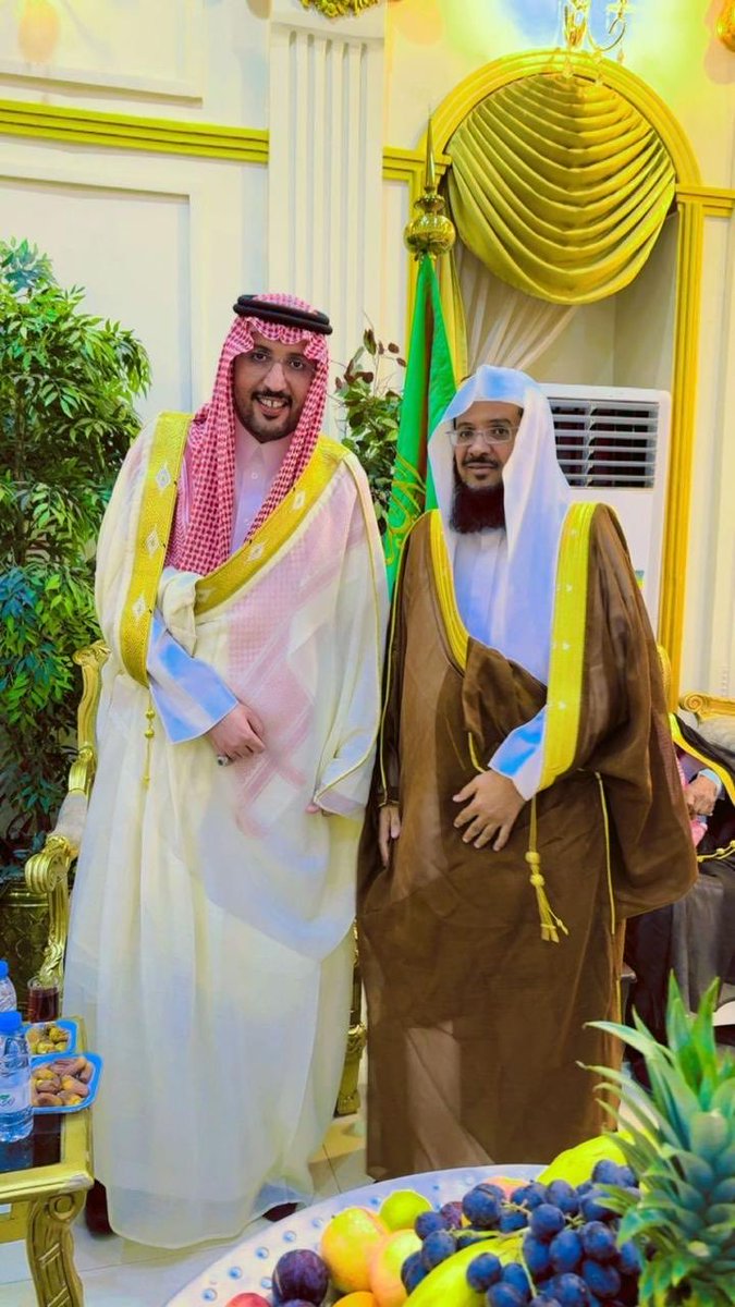 _Salhmr's tweet image. سعدت في محفل ابناء الشيخ حماد بن دفاق العنزي بلقاء صاحب السمو الملكي الأمير المتواضع صاحب المبادرات الإنسانية عبدالاله بن عبدالرحمن بن ناصر ال سعود
#المدينة
#عبدالاله بن عبدالرحمن