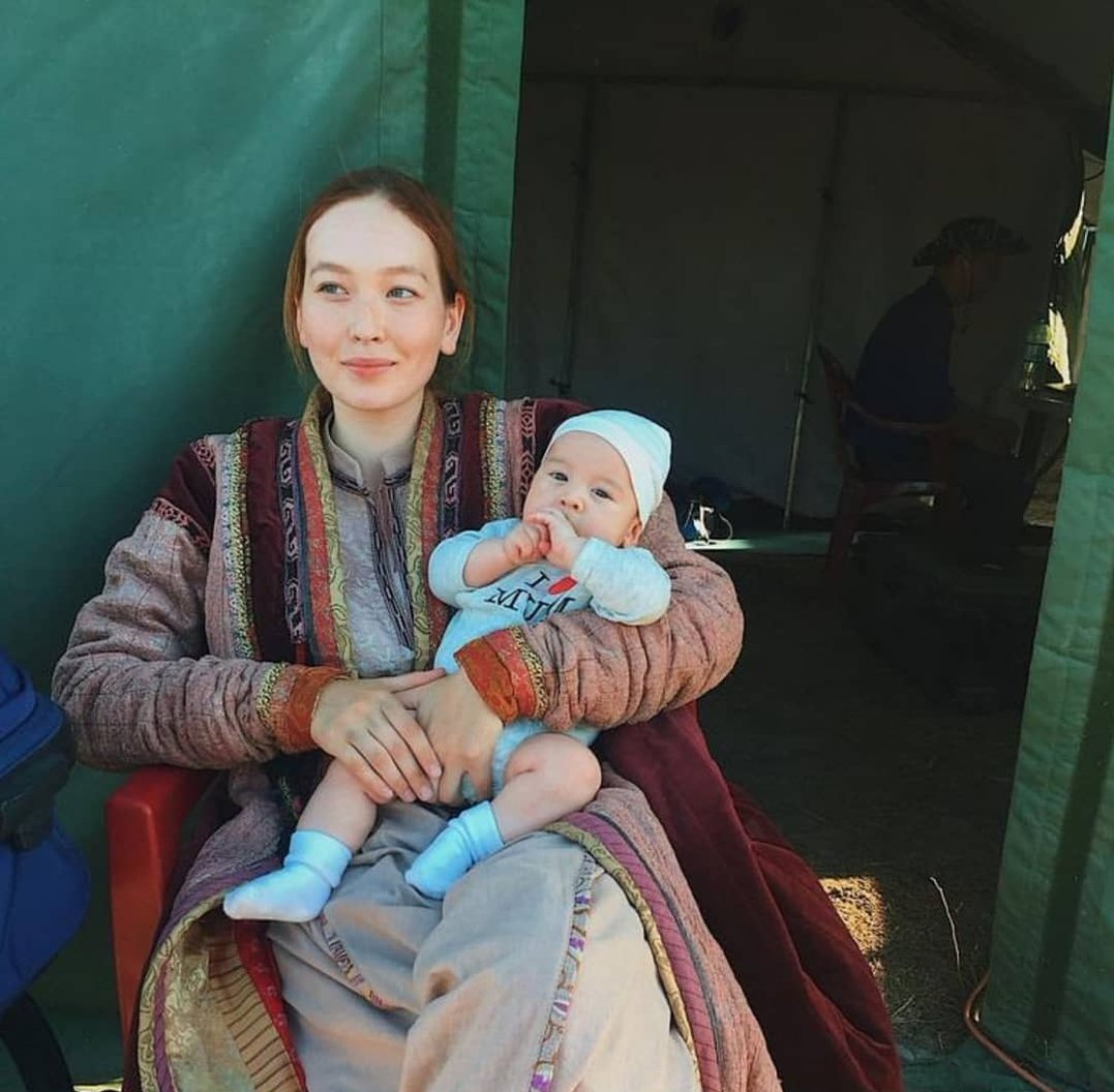 Ata oğlu ataç doğar.
Ana kızı anaç doğar.
Türk'ten Türk,
Bozkurttan bozkurt doğar.