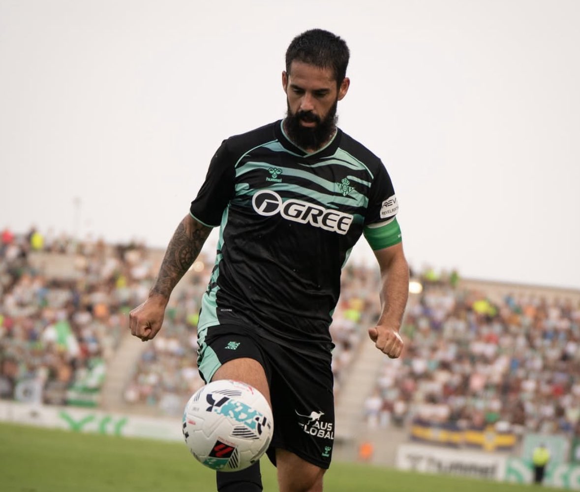 🚨⚠️ Isco, expected to be out for around three months with an injury suffered last night.

Real Betis strategy on the market can now change again. ⚪️🟢