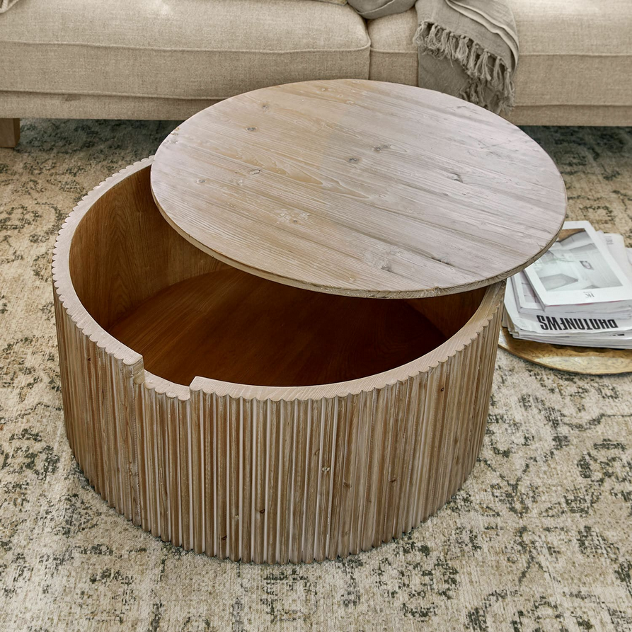 iziva's tweet image. ✨Table basse SAINTOURÉ Bois de sapin crème de Loberon – Élégance naturelle &amp;amp; rangement astucieux ✨

🥰Disponible chez Loberon : tidd.ly/3H7FGeR

#Loberon #TableBasse #DesignNaturel #DécorationIntérieure #iziva #MobilierAuthentique #InspirationMaison