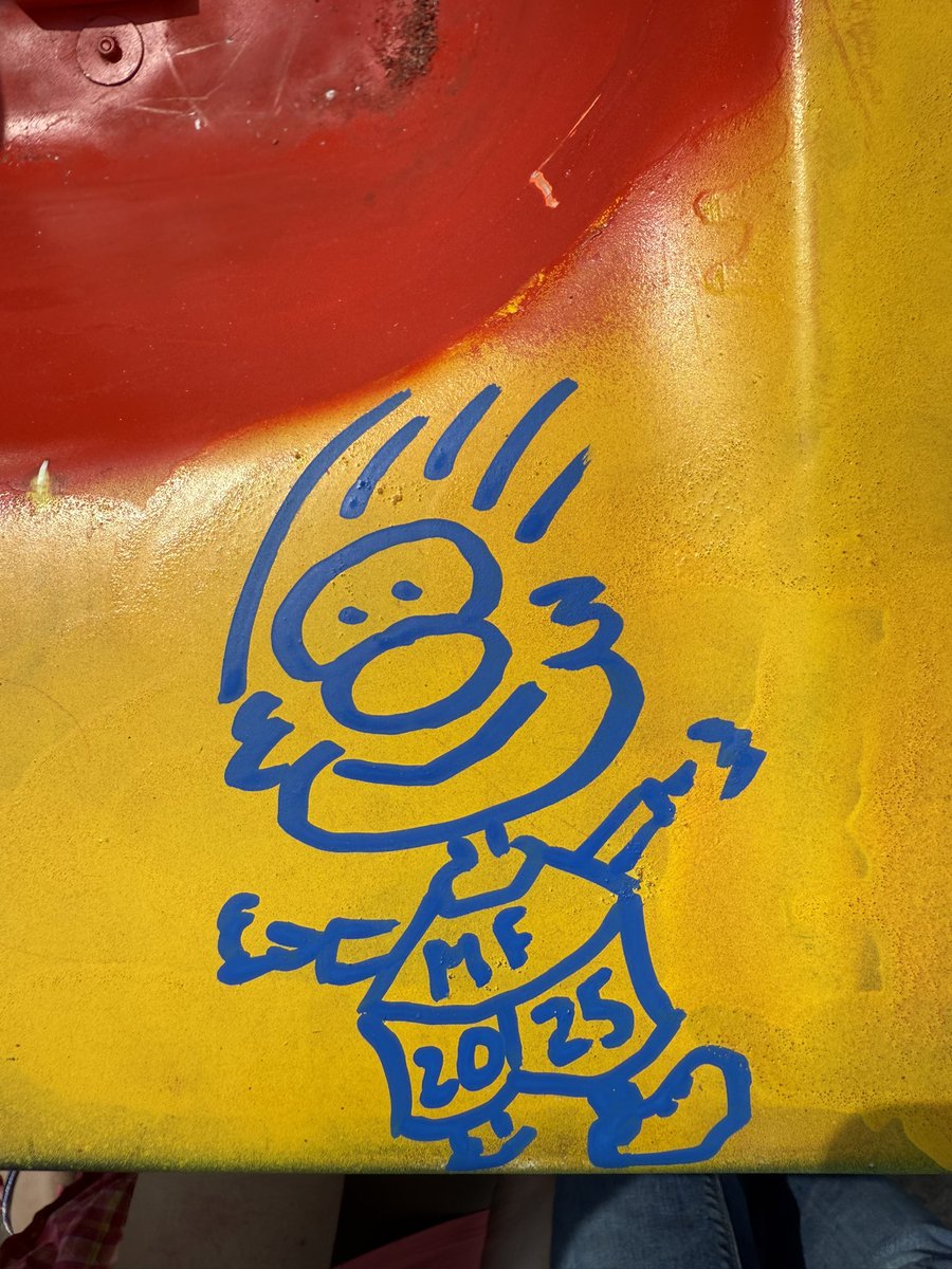 initin_de's tweet image. Hab’ mich mal auf der Achterbahn-Badewanne des #Macherfestivals verewigt. 😉